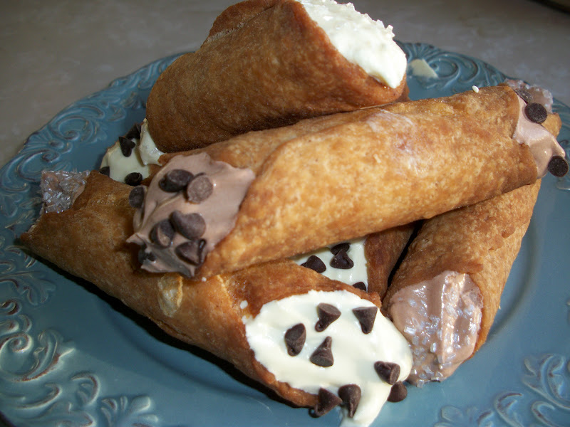 Cannoli’s W/ Sweet Cream Cheese Filling